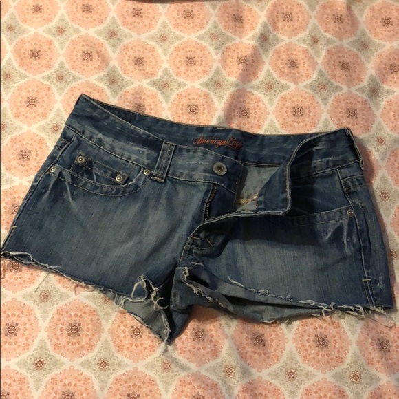 American Eagle Frayed Shorts Medium Wash Sz 6 - Picture 5 of 5